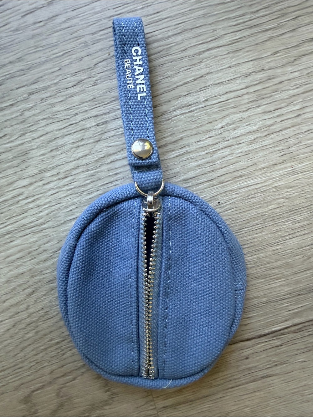GWP Chanel Blue & White Canvas Coin or Cosmetic Purse - Picture 3 of 4